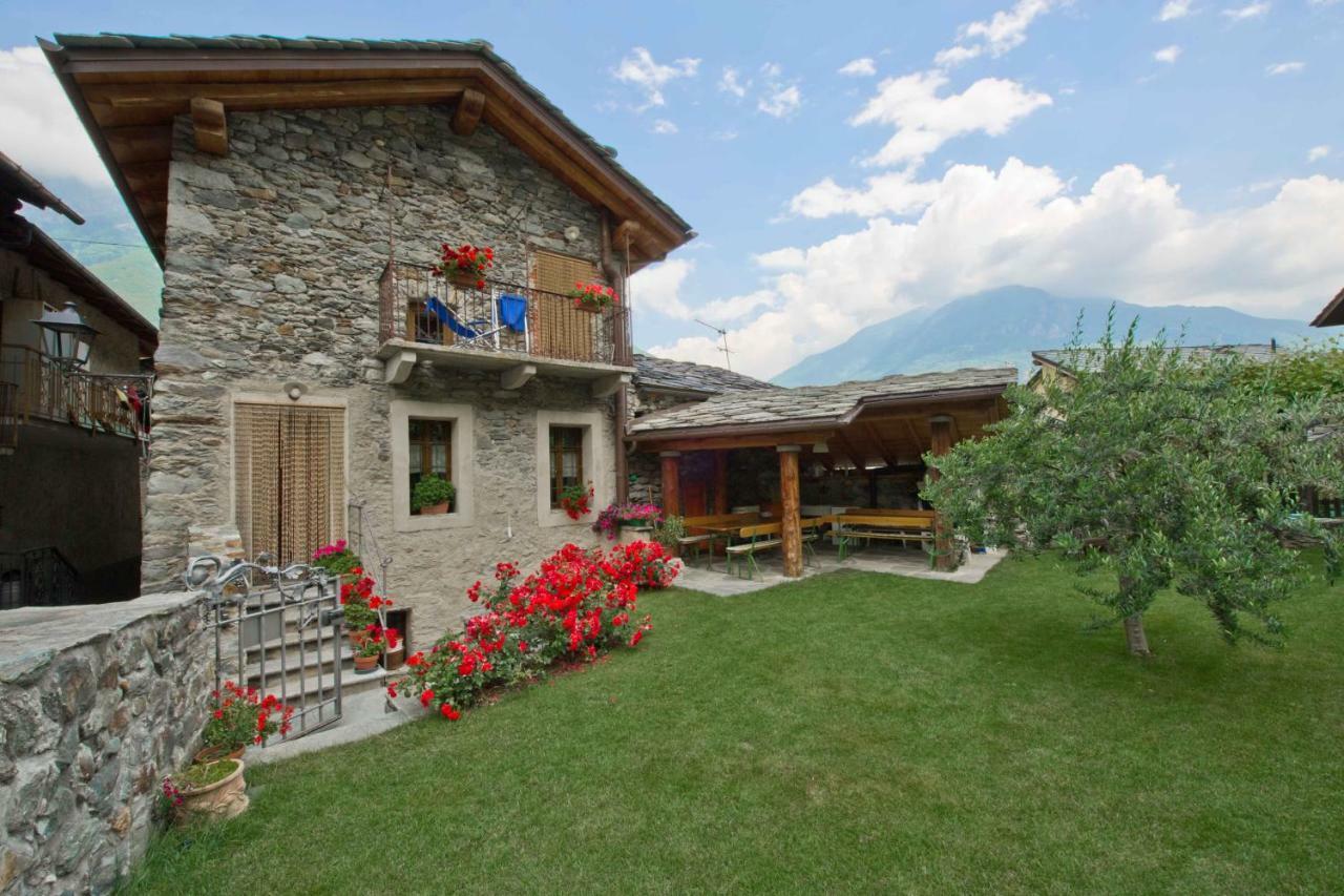 La Maison Des Vignerons Chambres D'Hotes B&B Donnaz Экстерьер фото